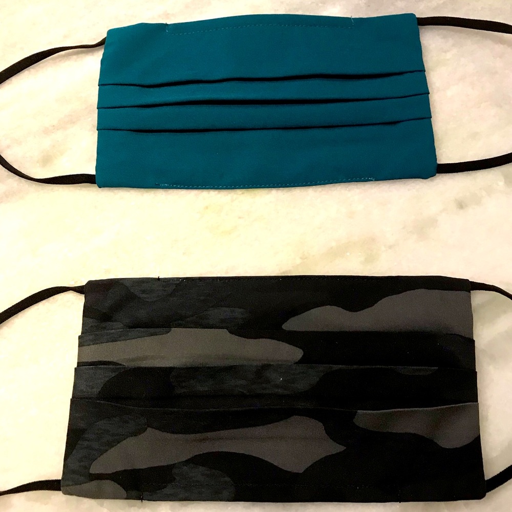 Set of 2 ATHLETA breathable masks, pleated. NEW